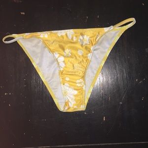 Yellow flowery bottoms. Medium. Cheeky